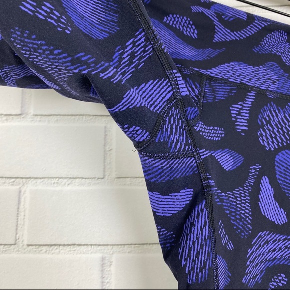 Lululemon wunder under III pants | Size 6 - Picture 6 of 9